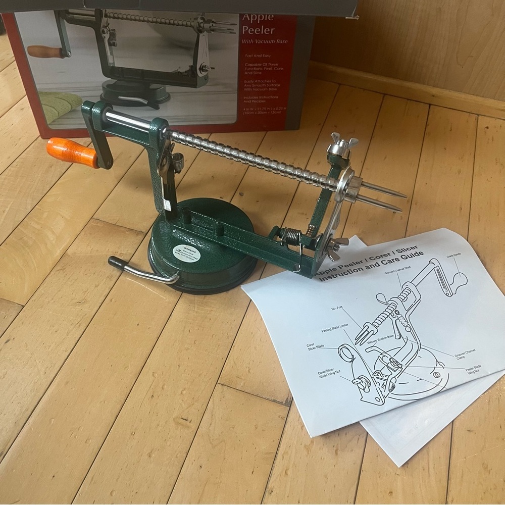 Apple Peeler Slicer Corer with Stainless Steel Blades and Suction Base Green